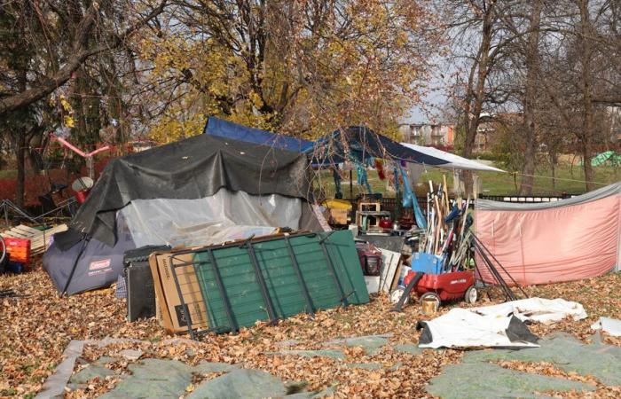 Vagabondaggio | Proroga per l’accampamento di Notre-Dame Street