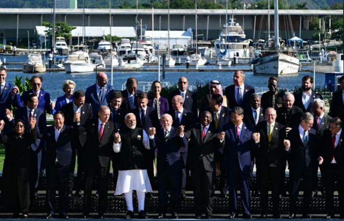 Biden fuori scena mentre i leader mondiali si incontrano per un servizio fotografico al vertice del G20