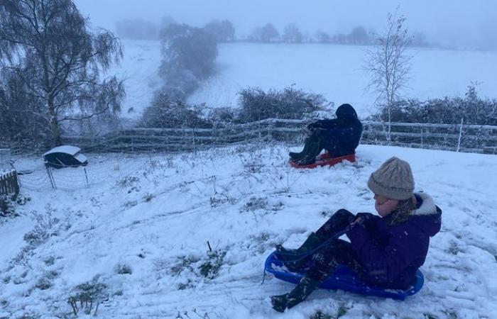 Meteo nel Regno Unito: nuovi avvisi di neve e ghiaccio emessi mentre i meteorologi avvertono di ulteriori disagi ai viaggi | Notizie dal Regno Unito