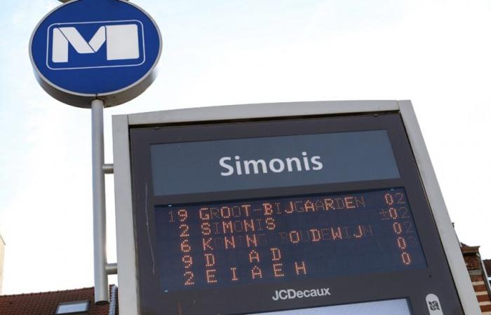 Allarme bomba nella stazione metro Simonis: tutto è tornato alla normalità