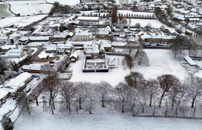 Meteo nel Regno Unito: nuovi avvisi di neve e ghiaccio emessi mentre i meteorologi avvertono di ulteriori disagi ai viaggi | Notizie dal Regno Unito