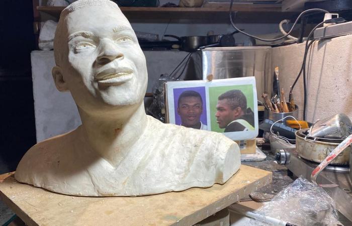 come sarà la statua di Bernard Tapie? Le prime immagini dei rendering di Boli, Desailly, Di Meco e Sauzée