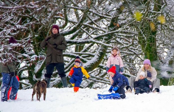 Ultime condizioni meteorologiche: nuovo avviso di neve e ghiaccio emesso dal Met Office come previsto disordine di viaggio