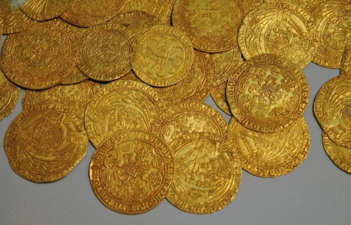 Un idraulico scopre monete d’oro per un valore di 2,3 milioni di euro in una casa in costruzione in Austria