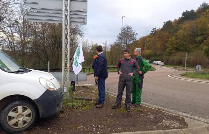 LIVE – Sono previste almeno sei dighe nel dipartimento… Vivi la mobilitazione dei contadini arrabbiati della Nièvre