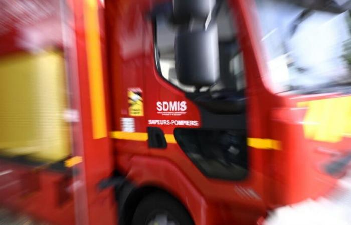 uomo trovato gravemente ustionato in un veicolo in fiamme