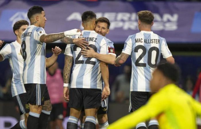 L’Argentina vince con una genialità di Messi che mette Lautaro alla pari con Maradona