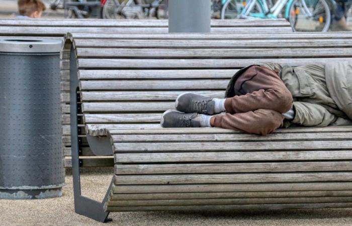 Una città della Charente-Maritime segnalata dalla Fondazione Abbé-Pierre per il suo decreto contro i senzatetto