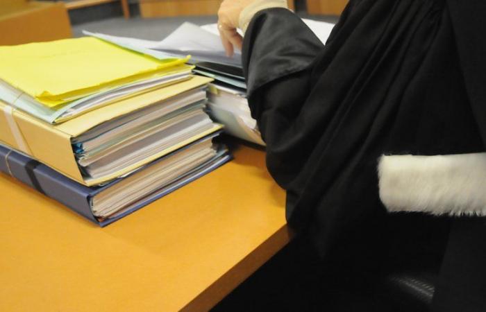 Un mandato d'arresto emesso contro Hervé Salfati, irreperibile il secondo giorno del processo ad Agen