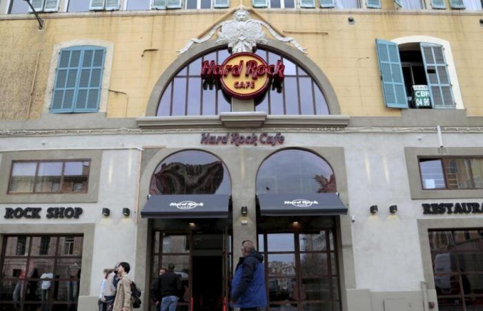 A Parigi ha chiuso i battenti l'ultimo Hard Rock Café di Francia