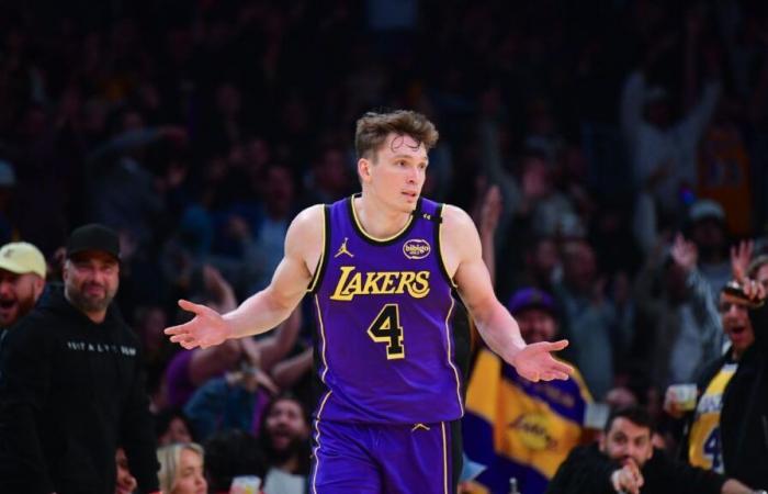 Dalton Knecht dei Lakers segna 37 punti, eguaglia il record da rookie con 9 3