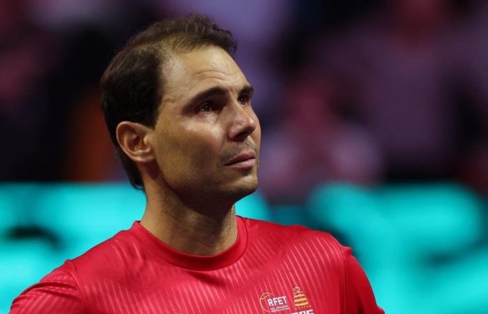 Rafael Nadal si è commosso fino alle lacrime dopo la sua ultima partita: il campione si ritira