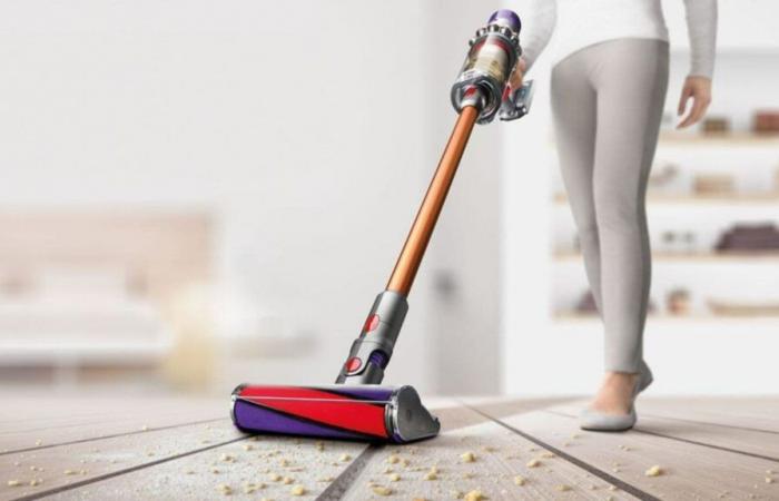 Dyson fa schifo il prezzo del suo famoso aspirapolvere senza filo V10, non potrai resistere!