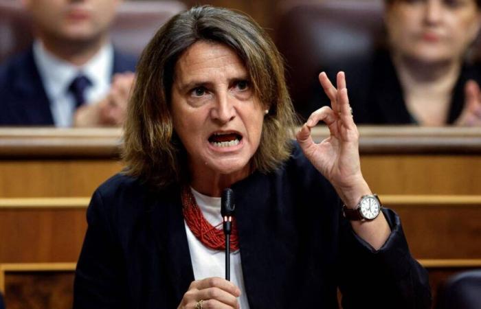 Dopo le inondazioni mortali in Spagna, Teresa Ribera difende i servizi di allerta