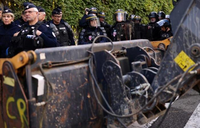 Immagini di agricoltori espulsi dalla prefettura di Lot-et-Garonne, tra cui leader del Coordinamento rurale