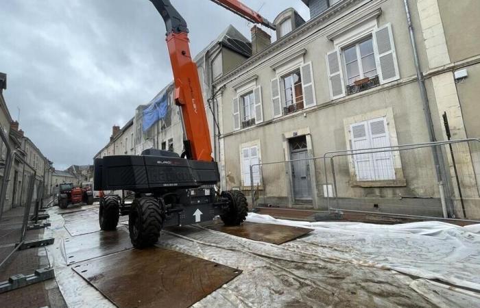 La Flèche fa una proposta d'acquisto al proprietario dell'edificio che crolla