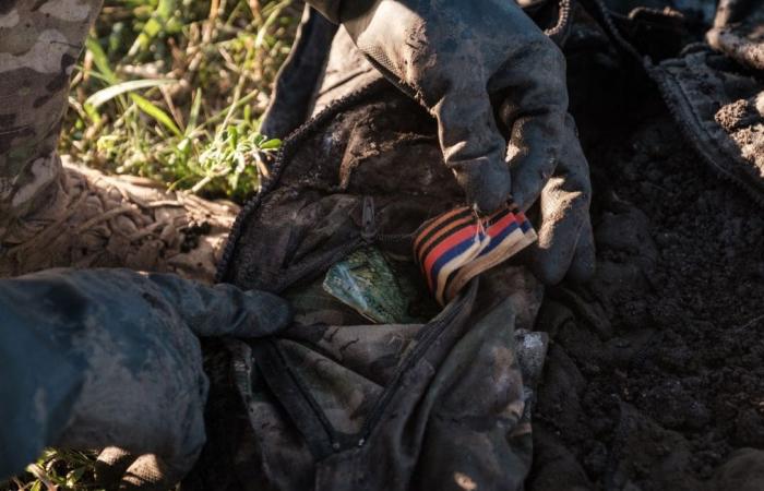 I soldati russi vengono “abbattuti” dai loro capi se non avanzano, secondo un volontario francese