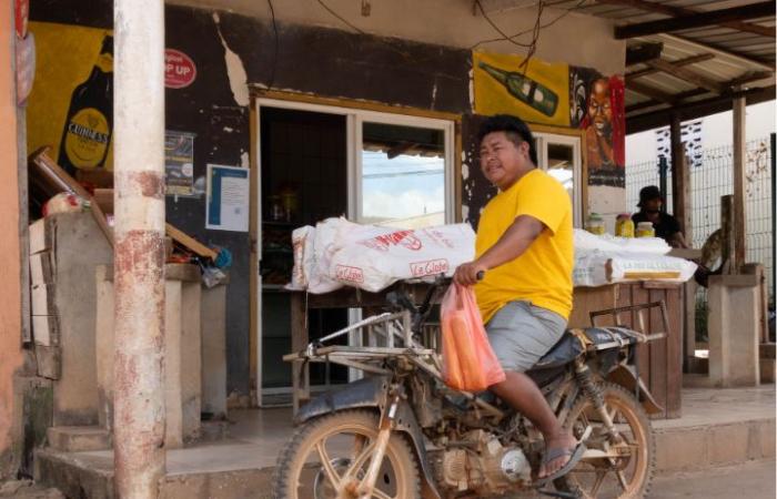 Nel mezzo dell’Amazzonia, una città francese è priva di acqua e cibo a causa dei cambiamenti climatici