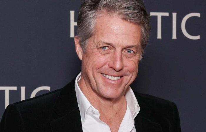 in preda al jet lag, Hugh Grant mangia formaggio sul set di Quotidien