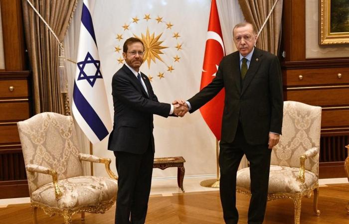 Erdogan è orgoglioso di aver bloccato il volo del presidente israeliano sulla Turchia