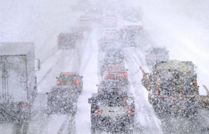 Si prevedono un ciclone di bombe sulla costa occidentale e tempeste invernali nel Midwest mentre gli americani si preparano per il viaggio del Ringraziamento