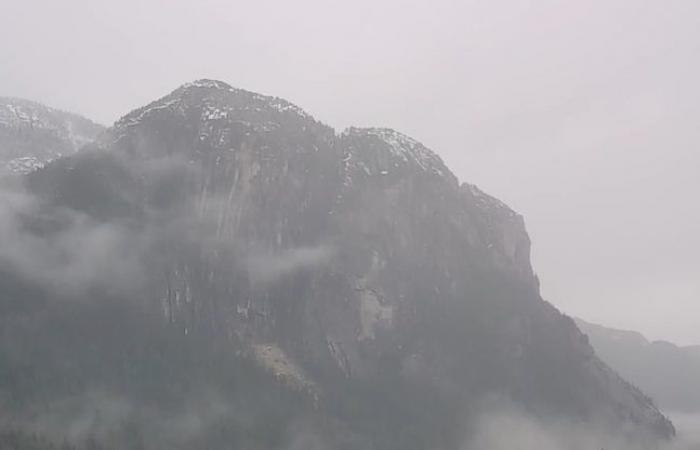 Il ciclone bomba porta la neve a Squamish