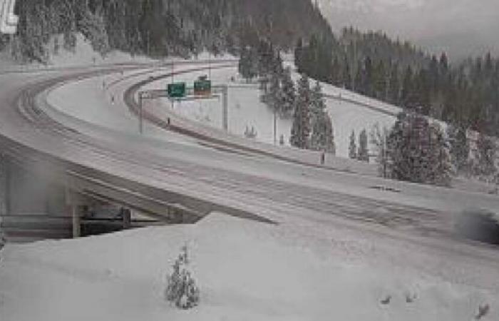 Autostrade chiuse, interruzioni di corrente mentre il fiume atmosferico colpisce la regione