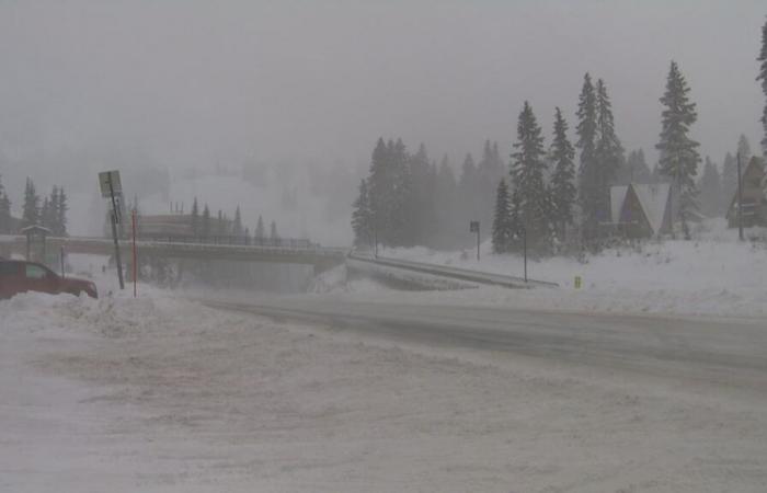 Venti in aumento allo Stevens Pass nel raro avviso di bufera di neve per Cascades