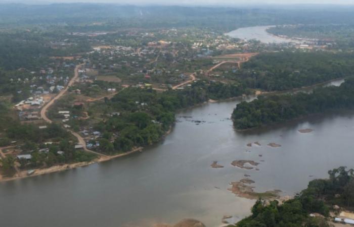 Nel mezzo dell’Amazzonia, una città francese è priva di acqua e cibo a causa dei cambiamenti climatici