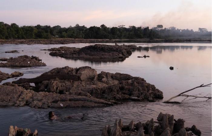 Nel mezzo dell’Amazzonia, una città francese è priva di acqua e cibo a causa dei cambiamenti climatici