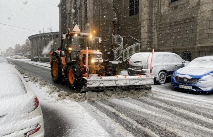 NELLE IMMAGINI. Il paese di Flers si risveglia sotto la neve: un decoro natalizio