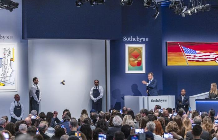 La banana da 6,2 milioni di dollari di Cattelan dà impulso ad una serata d'asta altrimenti irregolare da Sotheby's