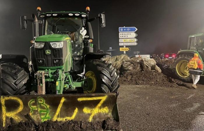 La rabbia degli agricoltori: ingressi e uscite al porto di Bordeaux bloccati a Bassens