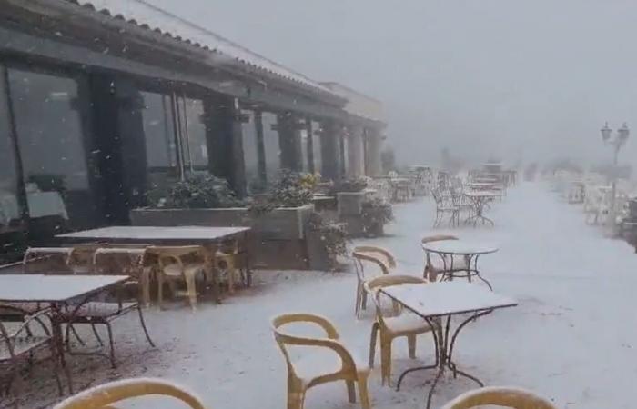 la neve cade e trattiene nel Rodano, ecco le immagini