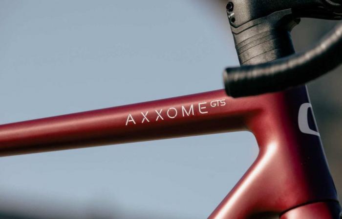 una nuova gamma di bici in carbonio più economiche, inaugurata dalla strada Axxome e dalla ghiaia Graxx