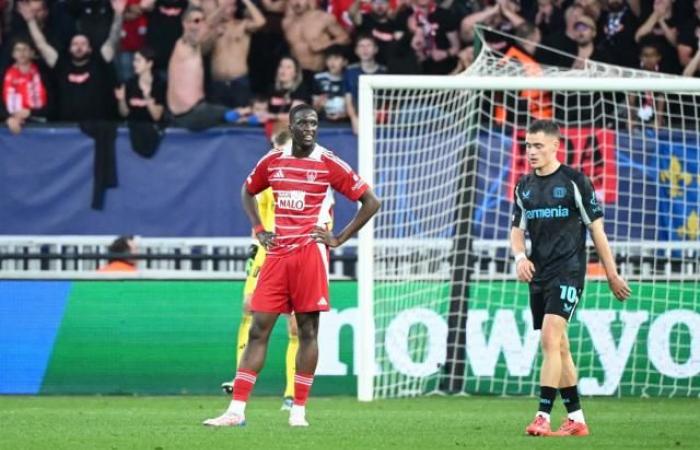 Il Brest va a Monaco sminuito dietro, ma i record tornano davanti