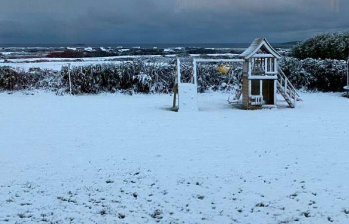 Condizioni di guida “insidiose” a Clare dopo la nevicata notturna