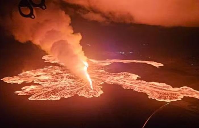 le impressionanti immagini del Sundhnjukagigar che (di nuovo) è esploso in Islanda