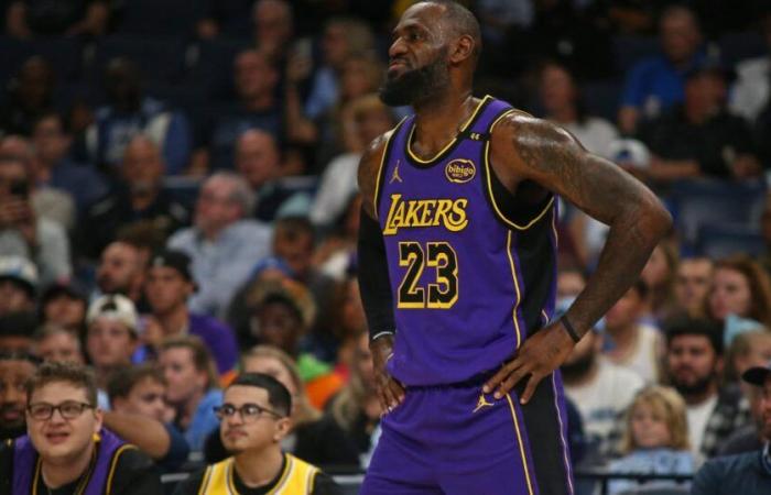 LeBron James lascia i social