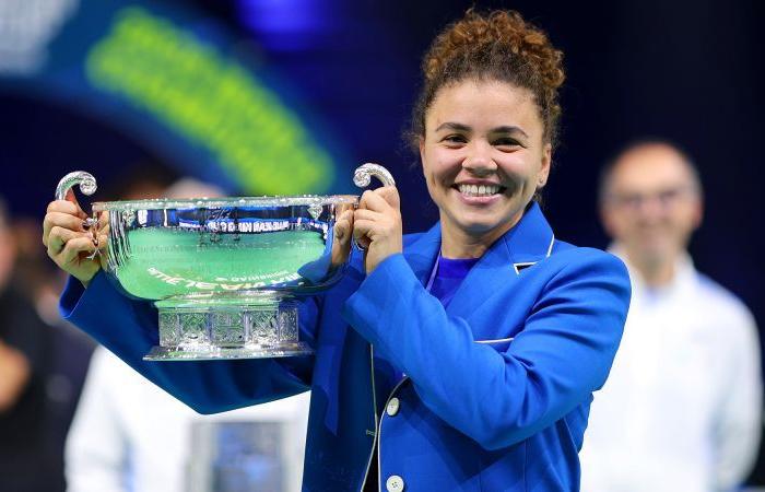 Jasmine Paolini: la stella del tennis italiana incoronata campionessa del mondo pochi mesi dopo aver vinto l'oro olimpico, difficilmente riesce a credere al proprio successo