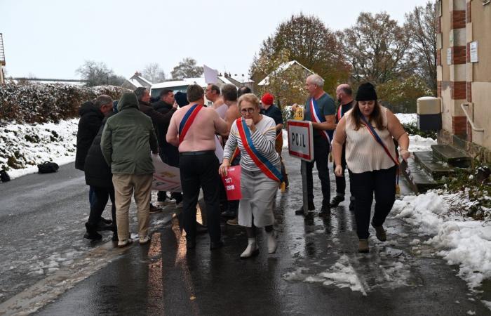 NIEVRE: “Michel Barnier ha deciso di spennarci e ci ritroviamo nudi!”, avverte Fabien Bazin