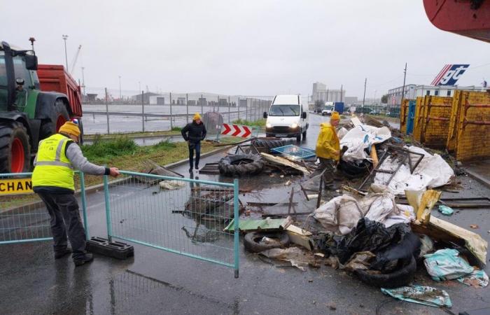 a Bassens, gli ingressi al porto di Bordeaux sono ancora sotto assedio