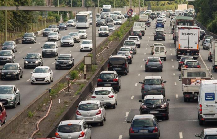 Un incidente tra due camion paralizza il traffico alla periferia di Lille