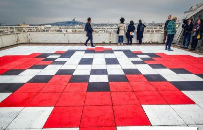 Street art a Parigi: Invader svela un’opera gigante sopra Place d’Italie