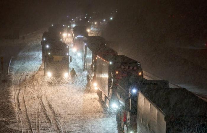 Meteo: la neve provoca incidenti e ritardi dei voli | Notizia