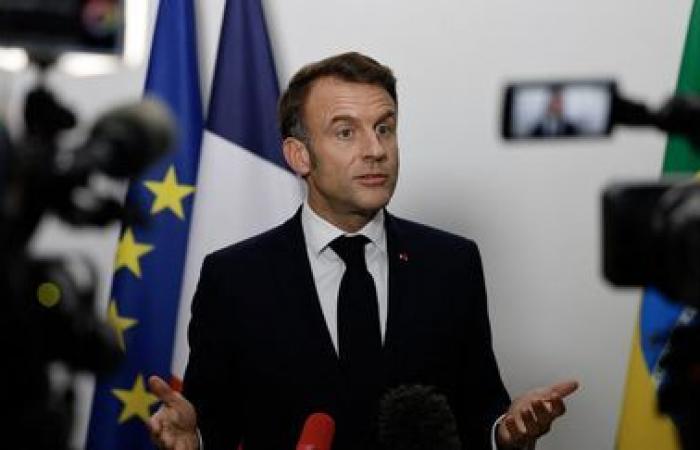 Emmanuel Macron accusa gli haitiani che hanno licenziato il loro primo ministro di essere “completamente stupidi”