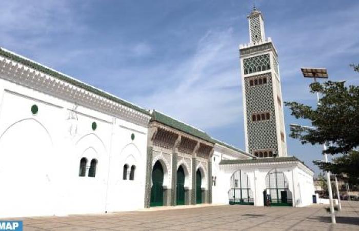 La Grande Moschea di Dakar, un gioiello architettonico che testimonia i secolari legami spirituali tra Marocco e Senegal (Riquadro)