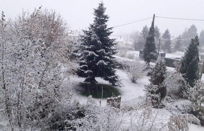 NELLE IMMAGINI. Il paese di Flers si risveglia sotto la neve: un decoro natalizio