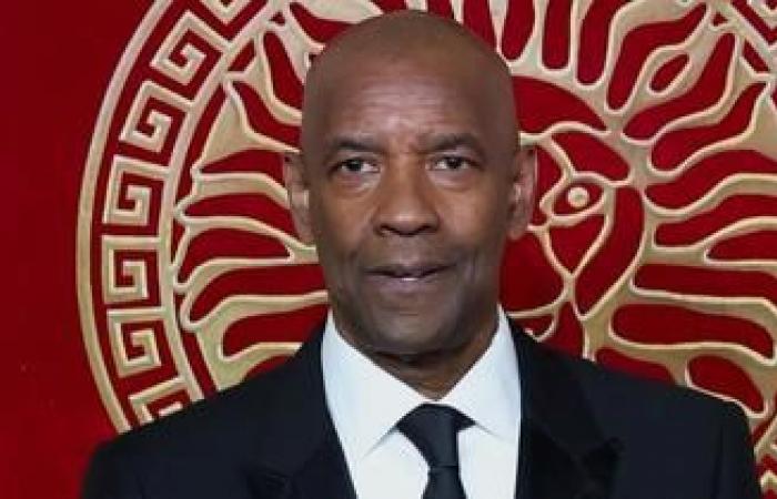 Denzel Washington afferma di non bere una goccia di alcol da 10 anni, dopo diversi anni di eccessi