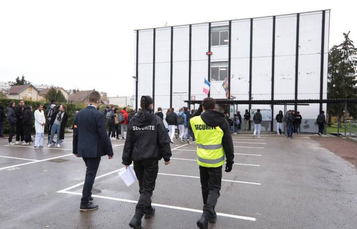 CHENÔVE: Il liceo professionale prende il nome di Roland Carraz